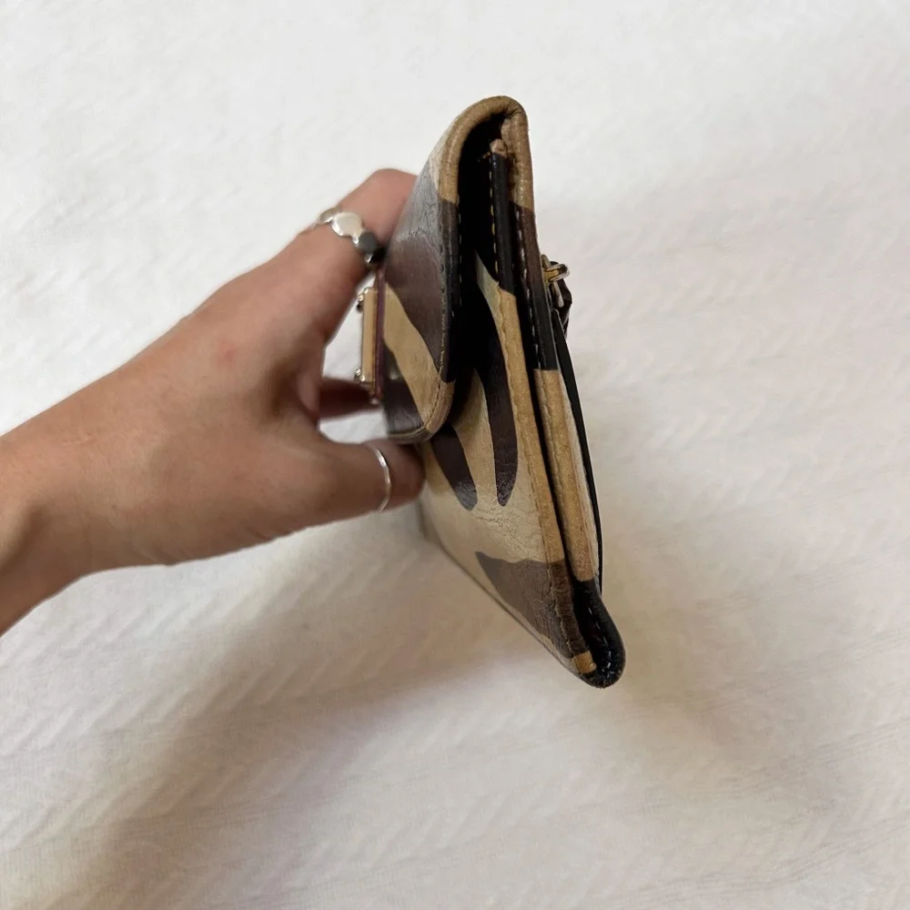 Dooney & Bourke Vintage Zebra Wallet - Picture 12 of 16